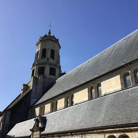 Medicis Avec Garage Holiday home *