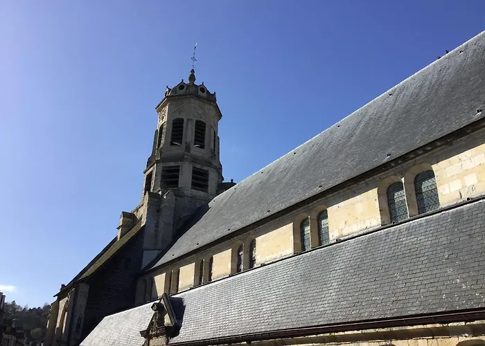 Medicis Avec Garage Holiday home *